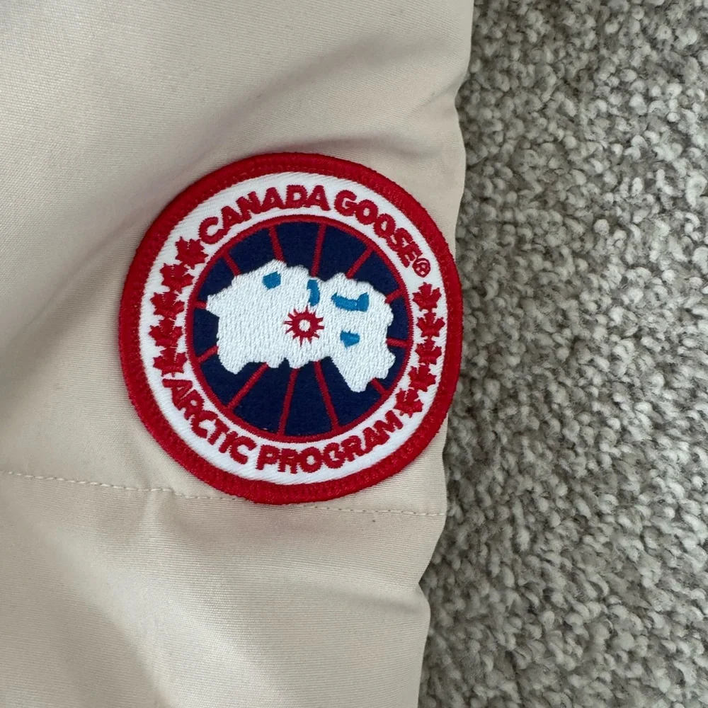 Canada Goose Women's Beige Hooded Puffer Jacket - Picture 2 of 8